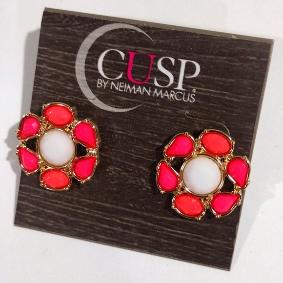 CUSP by Neiman Marcus Floral Stud Earrings 0.75" Pink, White & Gold-Tone Jewelry - Picture 10 of 10